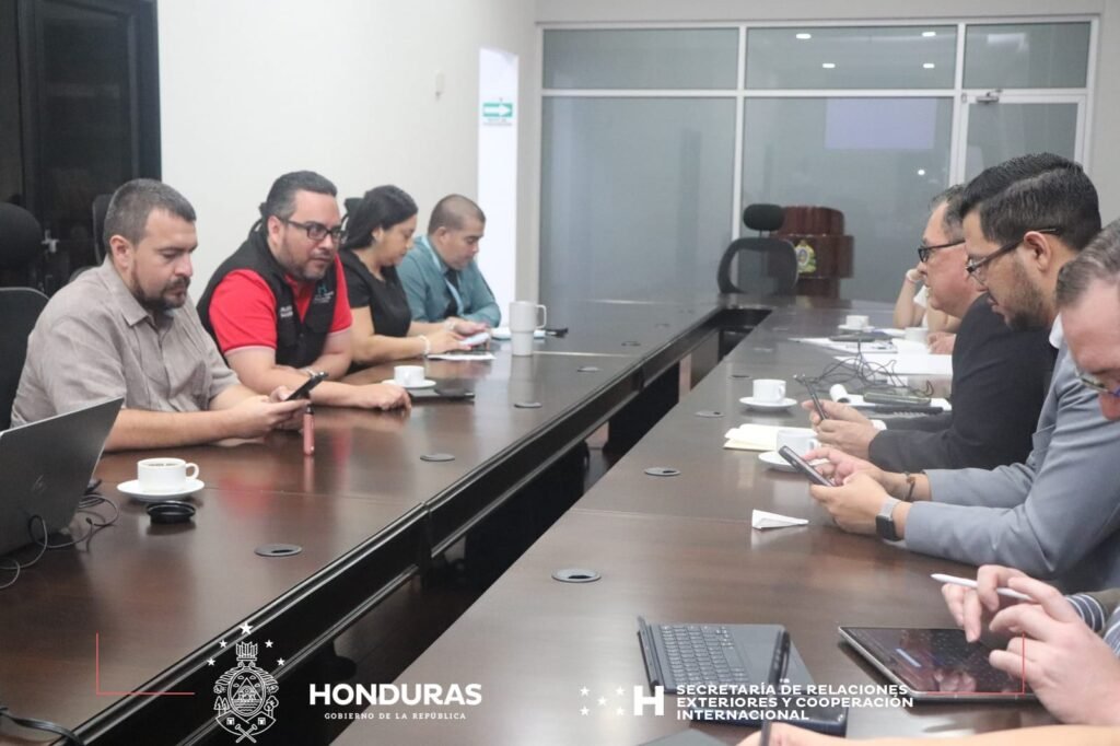 funcionarios embajada Honduras